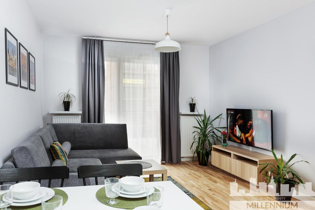 Millennium Manufaktura Blue Apartment Warsaw Ngoại thất bức ảnh
